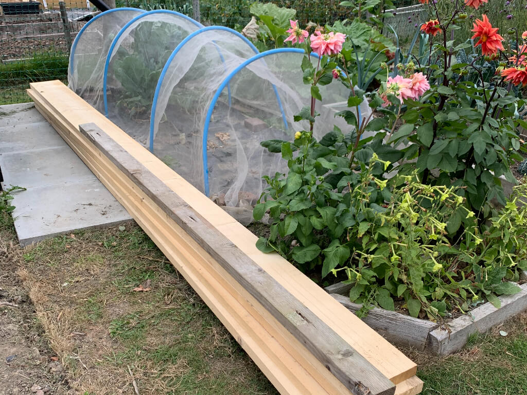 The stored wood for building a bed