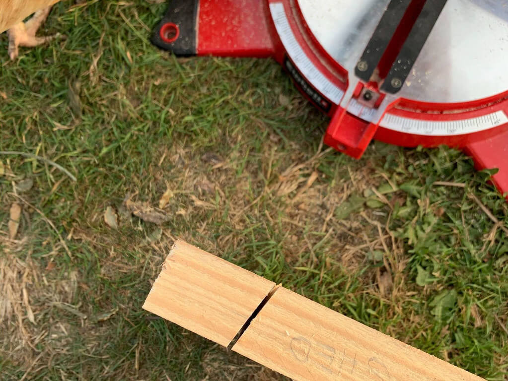 Cutting wood with a circular saw